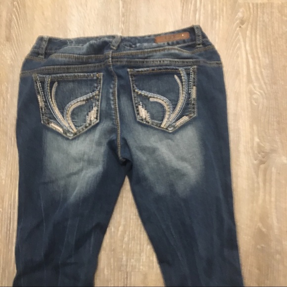 Ariya Jeans 9 10 distressed dark wash skinny - Picture 2 of 7